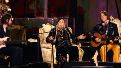 Joni Mitchell Graces the Grammy Stage in a Historic Debut Performance Joni Mitchell Graces the Grammy Stage in a Historic Debut Performance