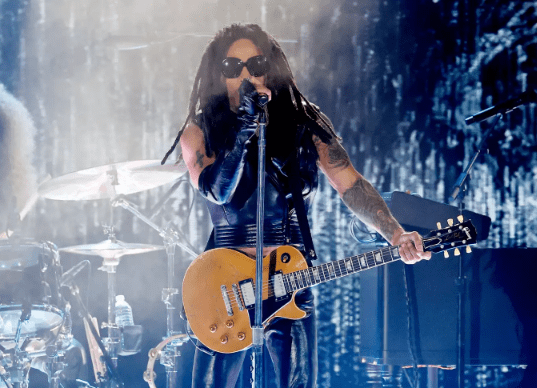 Lenny Kravitz Honored at 2024 People’s Choice Awards: Advocating Unity and Love Lenny Kravitz Honored at 2024 People’s Choice Awards: Advocating Unity and Love